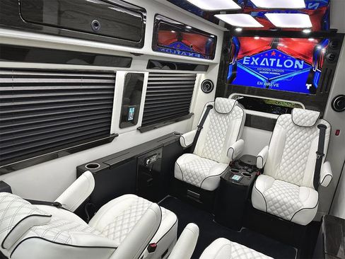 Used 2024 Mercedes-Benz Sprinter 3500 image 13