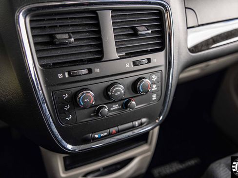 Used 2017 Dodge Grand Caravan SE w/ Power Window Group FWD image 17