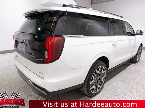 Used 2025 Ford Expedition Max Platinum w/ Platinum Ultimate Package AWD/4WD image 5