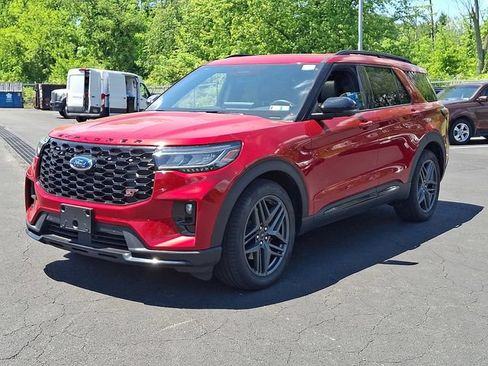 Used 2025 Ford Explorer ST AWD/4WD image 5
