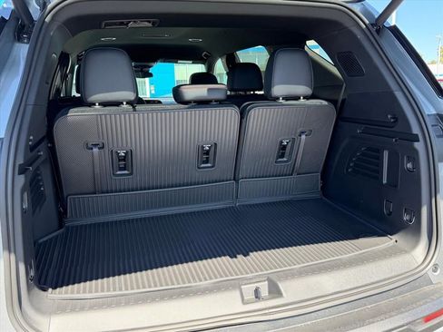 New 2026 Chevrolet Traverse Z71 w/ LPO, Floor Liner Package AWD/4WD image 8