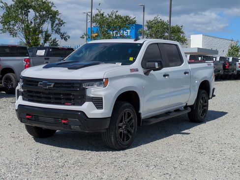 Certified 2024 Chevrolet Silverado 1500 LT Trail Boss w/ LT Trail Boss Premium Package AWD/4WD image 5