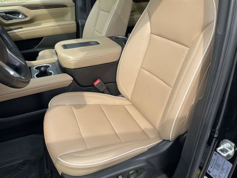 Certified 2024 Chevrolet Tahoe Premier w/ Premium Package AWD/4WD image 13