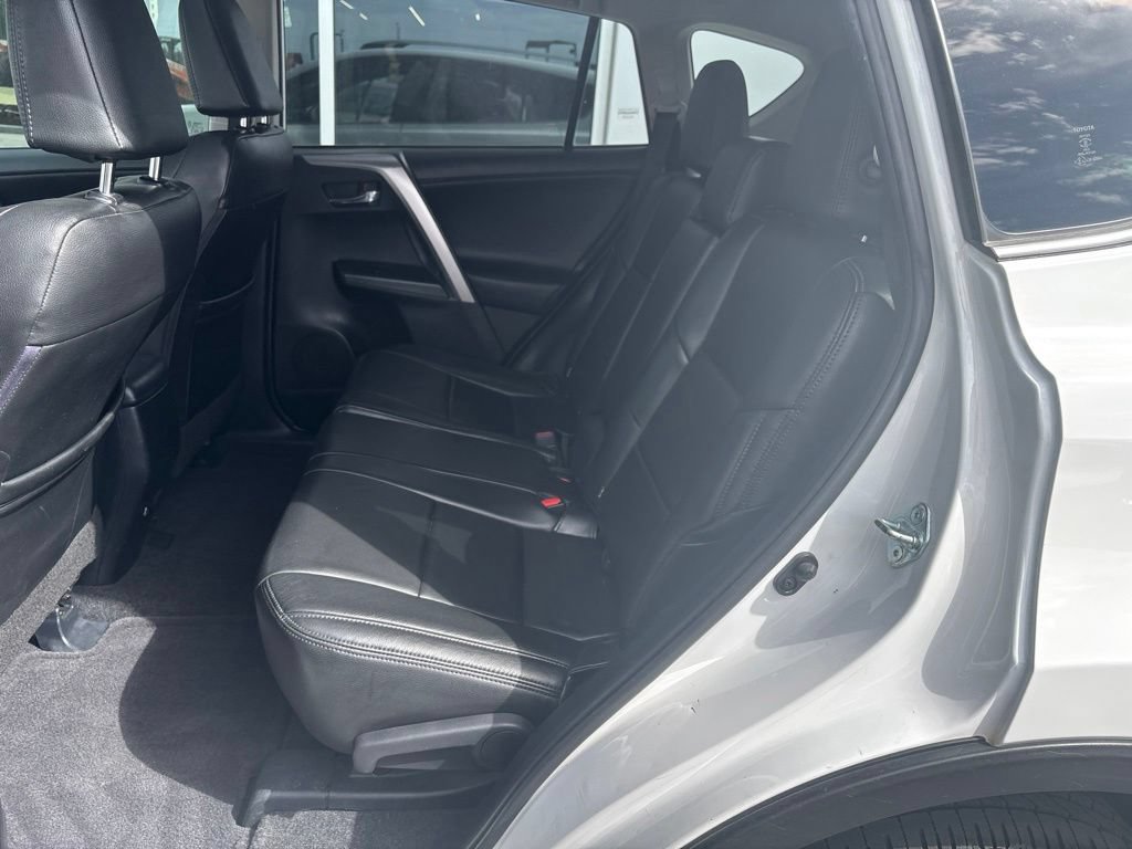 Used 2017 Toyota RAV4 XLE w/ Carpet Mat Package AWD/4WD image 15