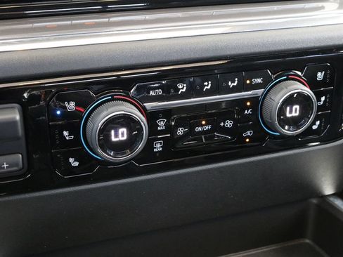 Used 2023 Chevrolet Silverado 1500 High Country w/ High Country Premium Package AWD/4WD image 17