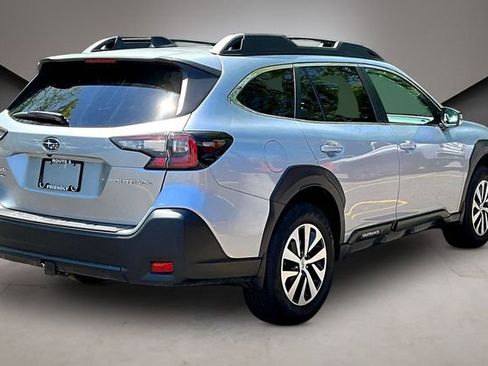 Used 2025 Subaru Outback Premium AWD/4WD image 6