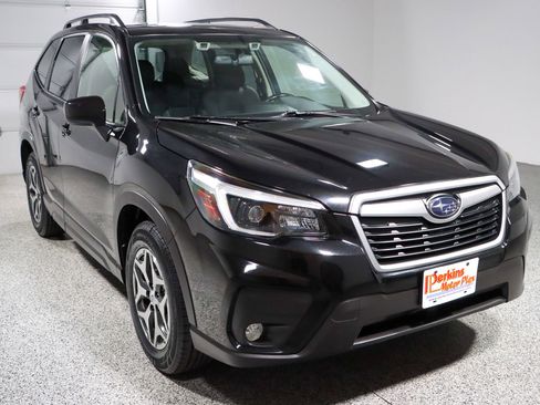 Used 2021 Subaru Forester Premium AWD/4WD image 5
