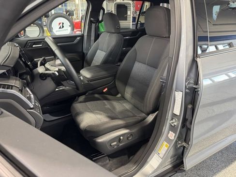 Used 2025 GMC Acadia Elevation image 27