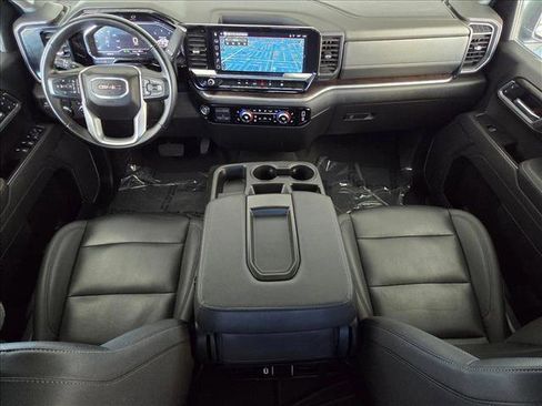 Used 2025 GMC Sierra 1500 SLT image 17