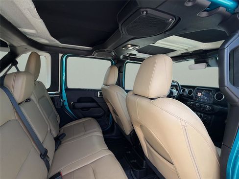 Used 2019 Jeep Wrangler Unlimited Sahara AWD/4WD image 22