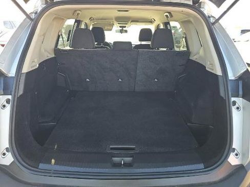 Used 2022 Nissan Rogue SV AWD/4WD image 14
