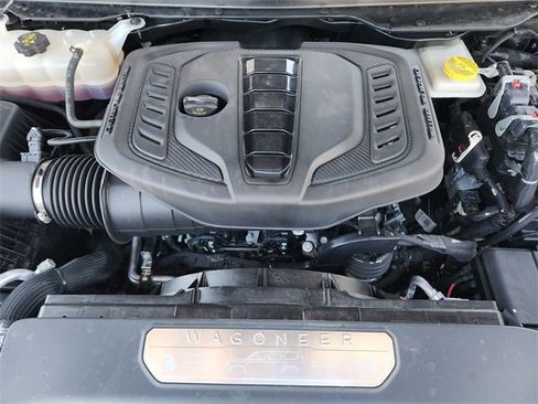 Used 2024 Jeep Wagoneer L Series II w/ Flexible Seating Group image 32