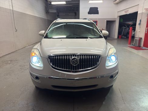 Used 2011 Buick Enclave CXL w/ Trailering Provision Package FWD image 2