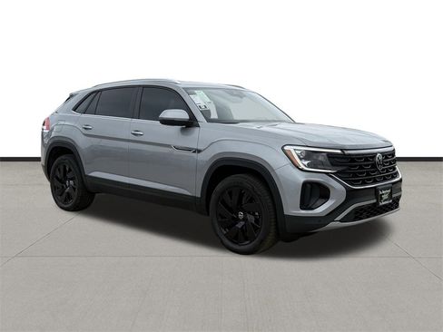 New 2026 Volkswagen Atlas Cross Sport SE image 3