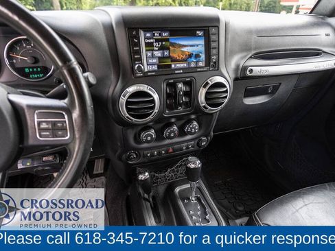 Used 2016 Jeep Wrangler Unlimited Sahara w/ Connectivity Group AWD/4WD image 28