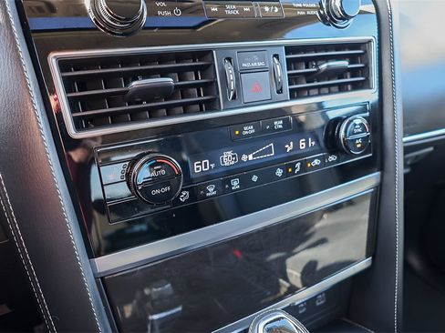 Used 2024 INFINITI QX80 Luxe image 18