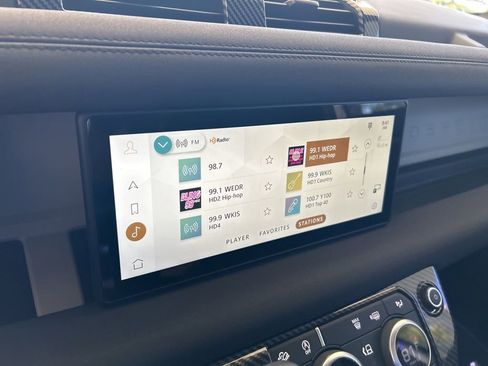 Used 2023 Land Rover Defender 110 X-Dynamic SE image 7