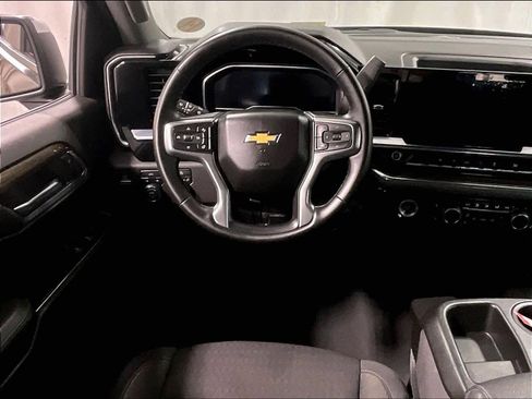 Used 2024 Chevrolet Silverado 1500 LT image 17