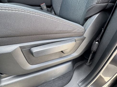 Used 2024 RAM 2500 Tradesman w/ Chrome Appearance Group image 19