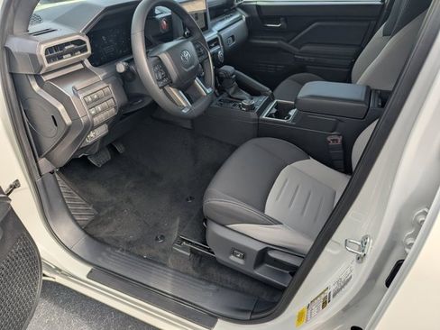 Used 2025 Toyota Tacoma TRD Off-Road image 9