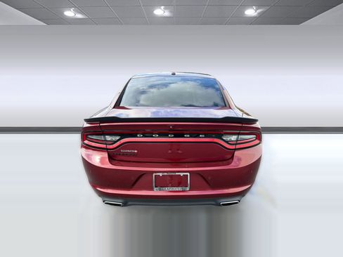 Used 2018 Dodge Charger SXT w/ Blacktop Package RWD image 10