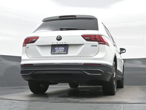 Used 2022 Volkswagen Tiguan SE w/ Panoramic Sunroof Package AWD/4WD image 32
