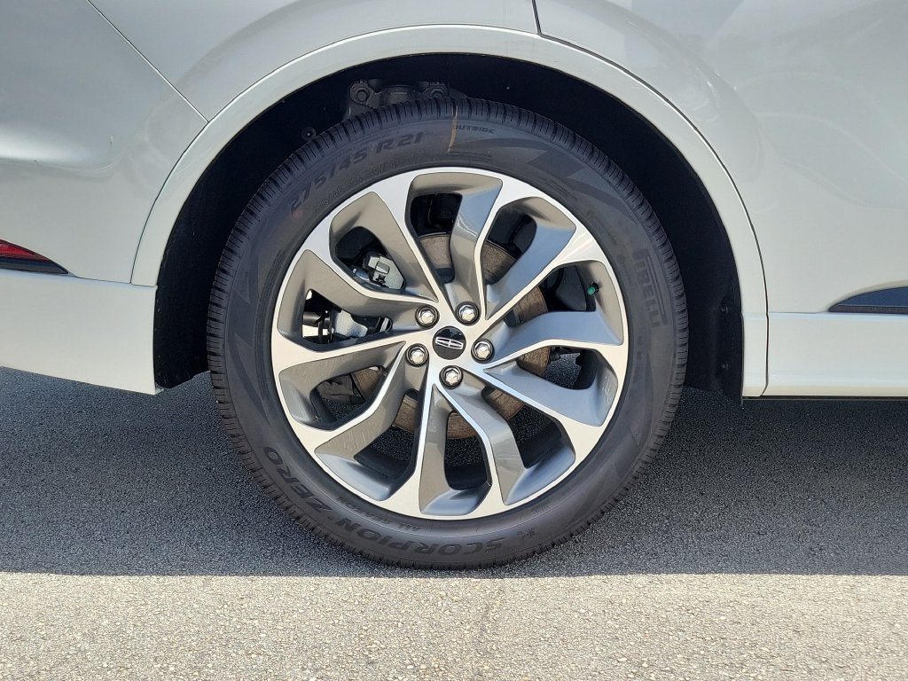 New 2026 Lincoln Aviator 2WD image 5