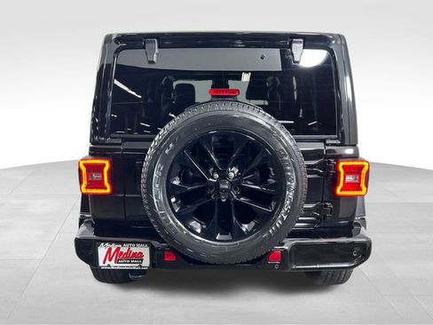 Used 2022 Jeep Wrangler Unlimited Sahara image 6