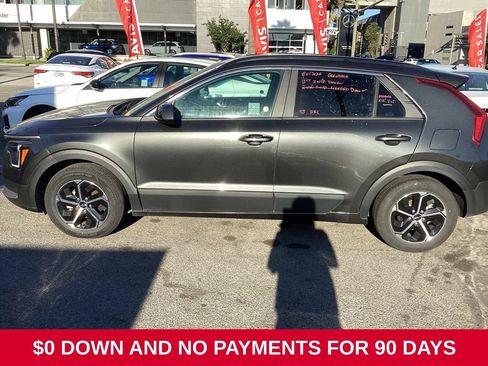 Used 2025 Kia Niro LX FWD image 5