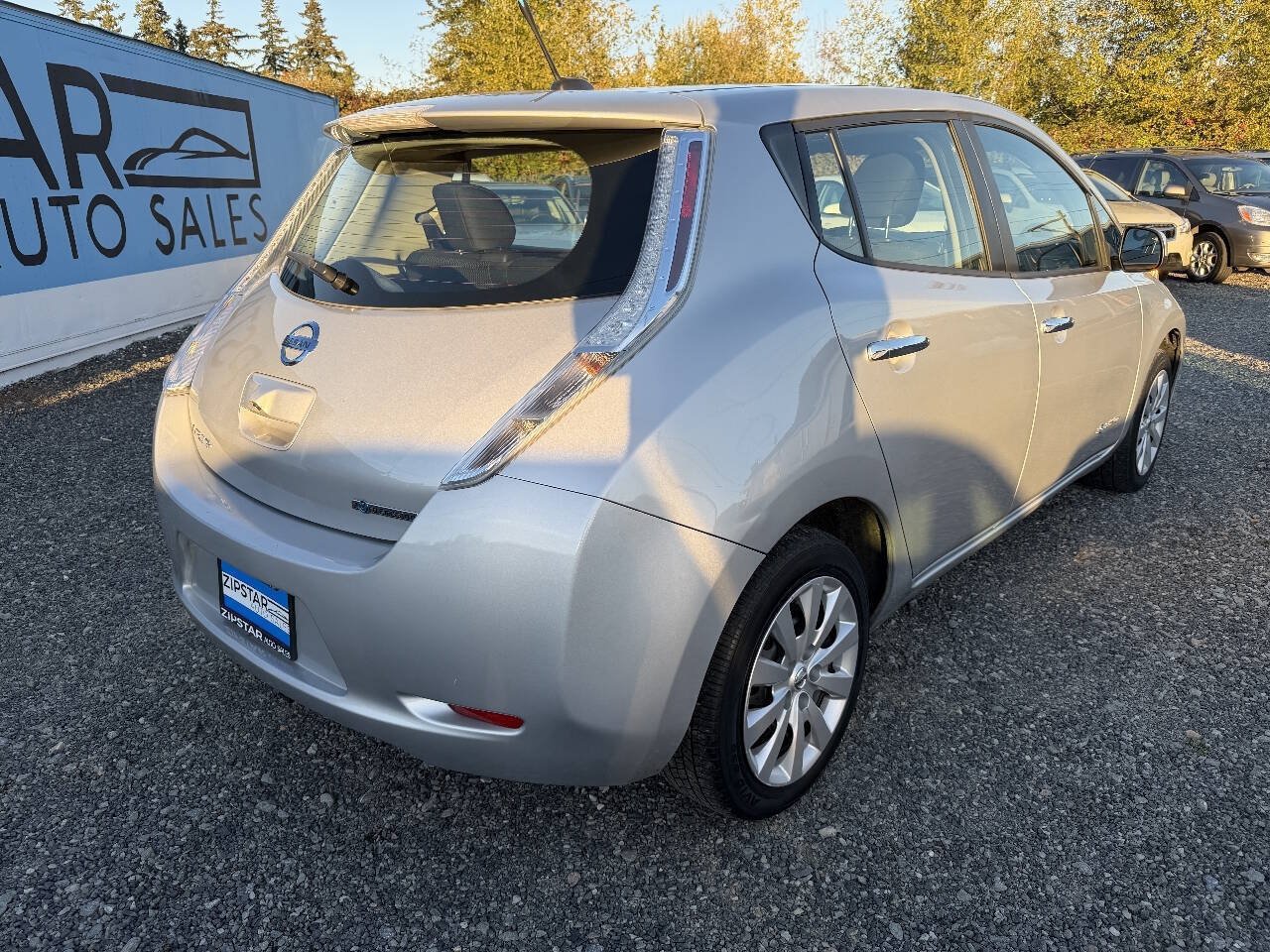 Used 2013 Nissan Leaf S w/ Charger Pkg FWD image 3