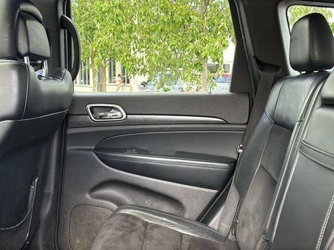 Used 2017 Jeep Grand Cherokee Altitude AWD/4WD image 30