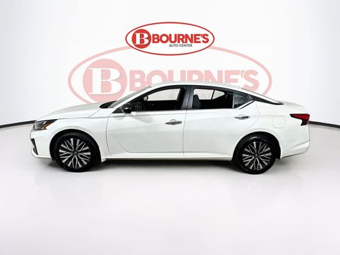Used 2024 Nissan Altima 2.5 SV AWD/4WD image 6