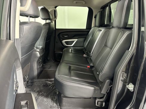 Used 2019 Nissan Titan PRO-4X image 22