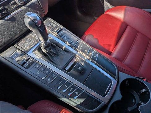 Used 2016 Porsche Macan Turbo AWD/4WD image 11