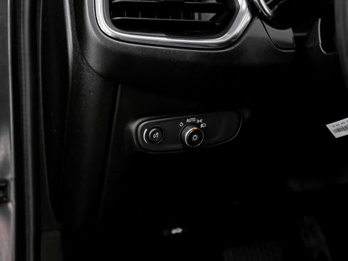 Used 2020 Chevrolet Equinox LS w/ LPO, Floor Liner Package FWD image 28