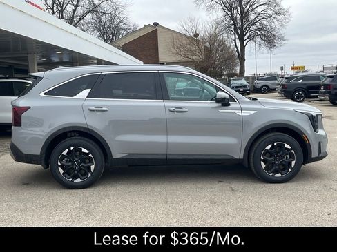 New 2026 Kia Sorento S image 6