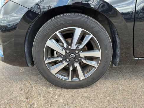 Used 2025 Nissan Versa SV FWD image 23