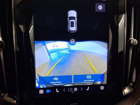 Used 2023 Volvo XC60 B5 Ultimate image 11