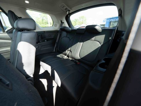 Used 2024 Honda Pilot Touring image 24