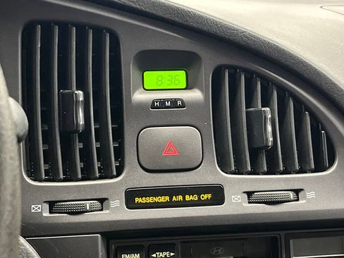 Used 2005 Hyundai Elantra GLS FWD image 22