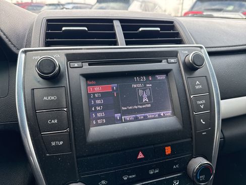 Used 2016 Toyota Camry SE image 19