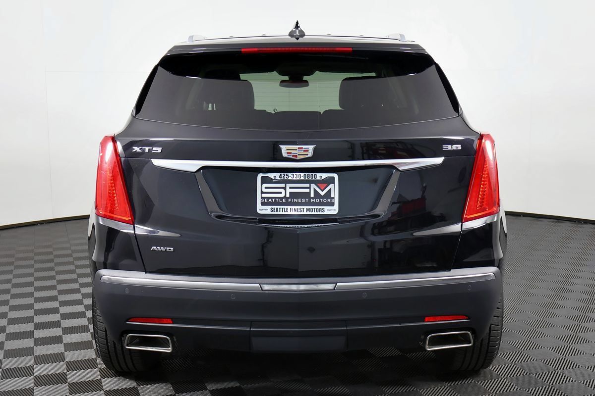 Used 2017 Cadillac XT5 Luxury w/ Driver Awareness Package AWD/4WD image 10