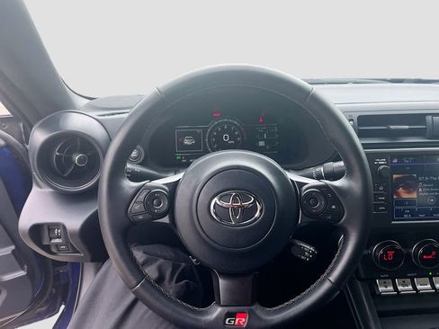 Used 2025 Toyota GR86 Premium RWD image 11