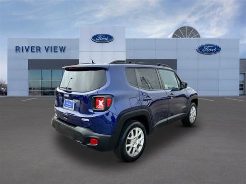 Used 2019 Jeep Renegade Latitude w/ Cold Weather Group image 6