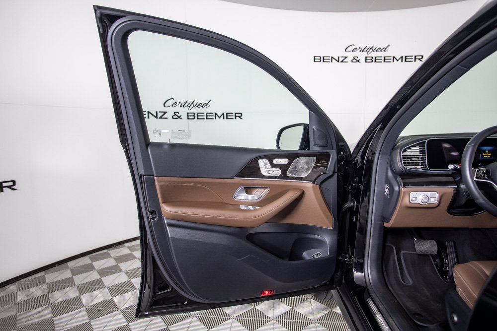 Used 2026 Mercedes-Benz GLS 450 4MATIC image 21