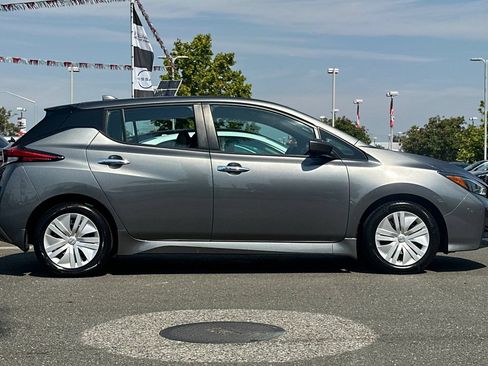 Certified 2025 Nissan Leaf S FWD image 3