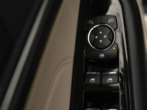 Used 2018 Ford Edge Titanium w/ Ford Safe & Smart Package image 12