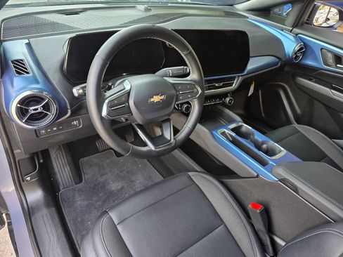 Used 2025 Chevrolet Equinox EV LT w/ LPO, Blackout Package FWD image 17