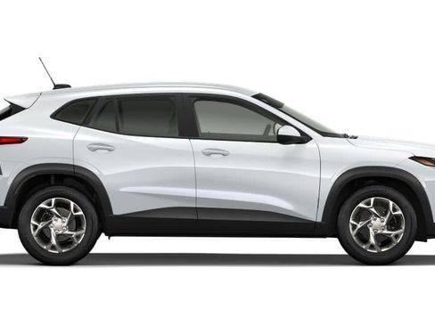 New 2026 Chevrolet Trax LS w/ LS Convenience Package FWD image 34