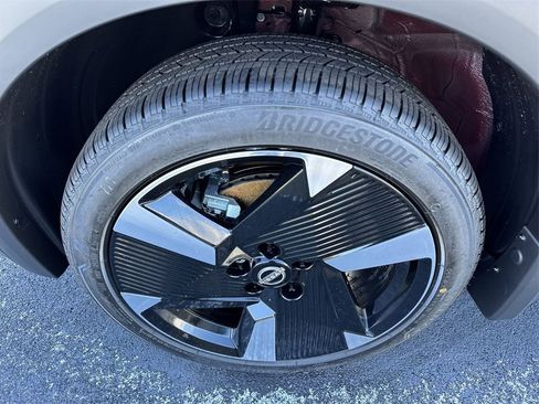 New 2025 Nissan Kicks SR image 16